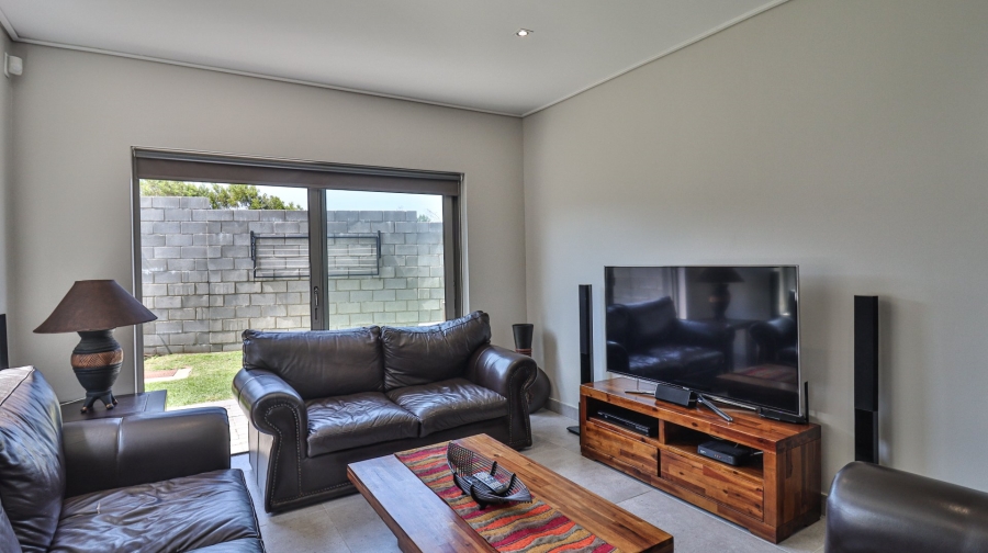 3 Bedroom Property for Sale in Pienaarstrand Western Cape